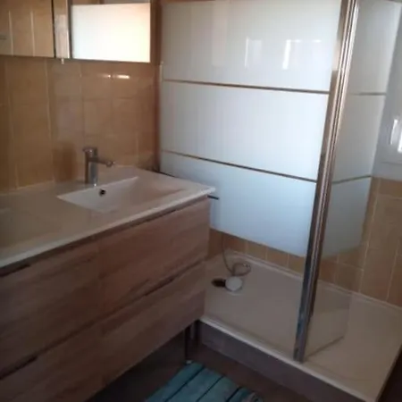 Les Bleuets Nyaraló