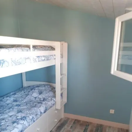 Дом отдыха Les Bleuets, Bord De Mer, Quartier Calme, Climatisation, Verandas *